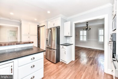6911 Elm Dr, Alexandria, VA 22306 - photo 5