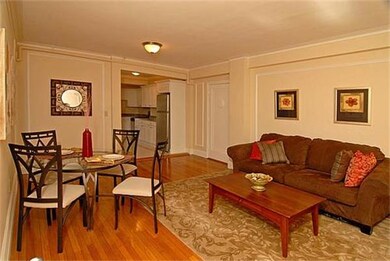 Warwick Condos unit 703, Brookline, MA 02446 - photo 6