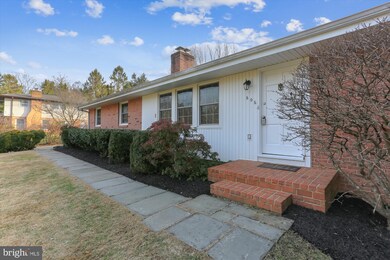 606 Vierling Dr, Silver Spring, MD 20904 - photo 4