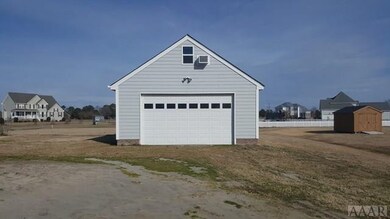 Detached garage
