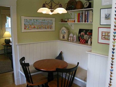 Kitchen. Eat-in Kitchen