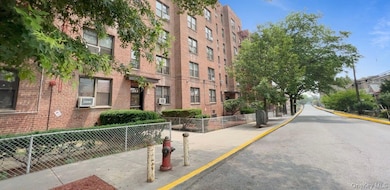 Wakefield Coop unit 1F, Bronx, NY 10466 - photo 2