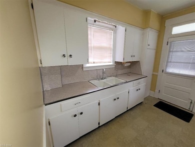 934 Clarendon Ave SW, Canton, OH 44710 - photo 3