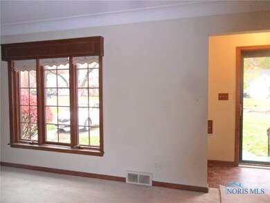 4127 Elmhurst Rd, Toledo, OH 43613 - photo 2