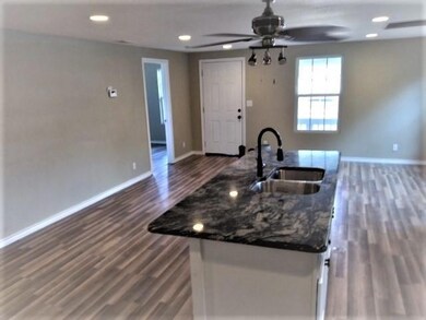 262 Spring Valley Cir, Azle, TX 76020 - photo 3