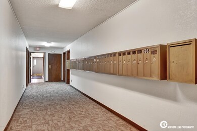 12_Hallway