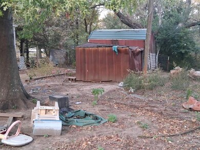 518 S Creek St, Holdenville, OK 74848 - photo 5