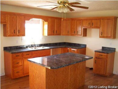 107 Comanche Ct, Bloomfield, KY 40008 - photo 3