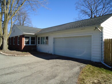 b Ext Side