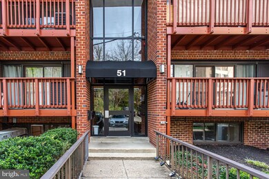 51 Skyhill Rd unit 303, Alexandria, VA 22314 - photo 2