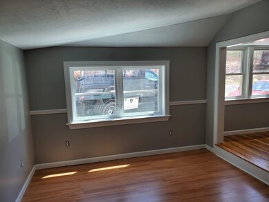 543 Hanover St, Claremont, NH 03743 - photo 4