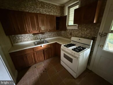 605 N Loudon Ave, Baltimore, MD 21229 - photo 5