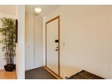 Entry into unit 205 from the hall. Around the corn