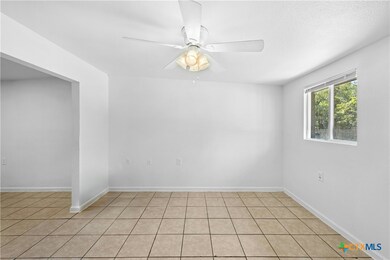 1011 Hackberry St unit A&B, San Marcos, TX 78666 - photo 6