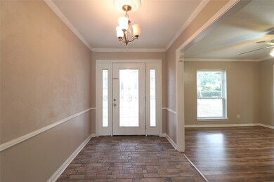 2100 Meadow Ln, Richmond, TX 77469 - photo 7