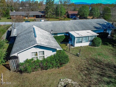 1128 Mayors Dr, Sevierville, TN 37862 - photo 6