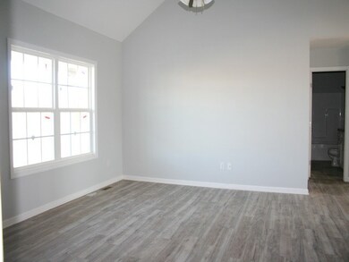 16x16 ft separate great room.