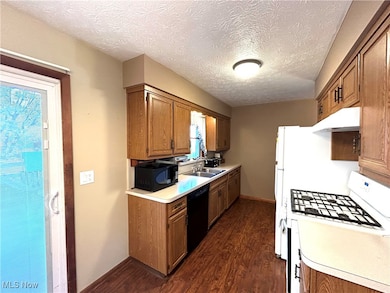 2205 Kimball Ct, Akron, OH 44314 - photo 7