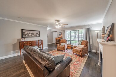 309 Bellevue Dr, Cleburne, TX 76033 - photo 3