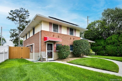 3895 Green Place, Bethpage, NY 11714 - photo 3