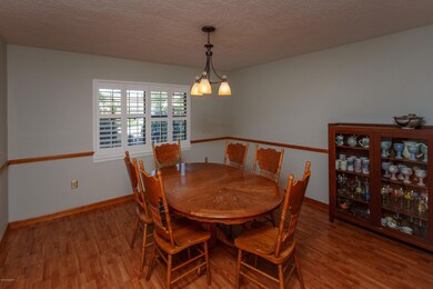 008_Dining Room