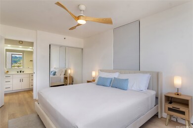 King Size bed for the guests and modern finishes.