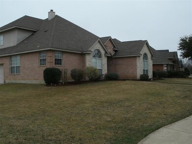 661 Bear Creek Dr, Hurst, TX 76054 - photo 3