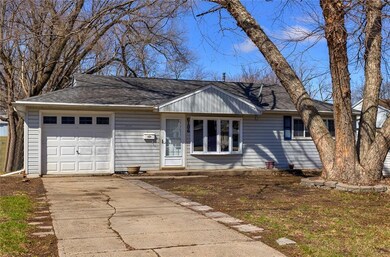 6106 SW 15th St, Des Moines, IA 50315 - photo 3