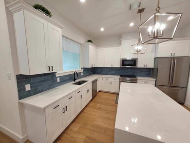 5706 Balbo St unit B, Houston, TX 77091 - photo 2