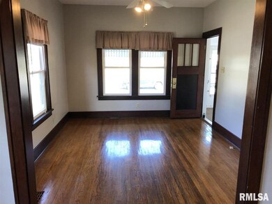 2226 Adams St, Davenport, IA 52803 - photo 4