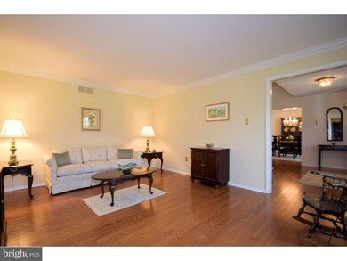 625 White Ash Dr, Langhorne, PA 19047 - photo 3