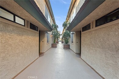 5070 Kester Ave unit 12, Sherman Oaks, CA 91403 - photo 2