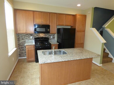 16772 Blackjack Oak Ln unit 42, Woodbridge, VA 22191 - photo 2