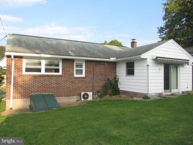 1427 Hancock Blvd, Reading, PA 19607 - photo 3