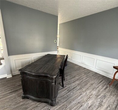 26985 Glenside Ln, Olmsted Falls, OH 44138 - photo 5