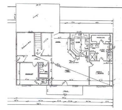 Garage placement is different on the home. Measurements are approximate. 