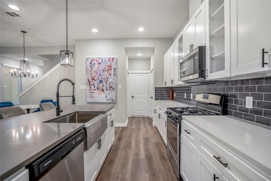 8458 Berry Green Ln, Houston, TX 77022 - photo 6