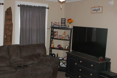 22 Mechanic St, Lancaster, NH 03584 - photo 3