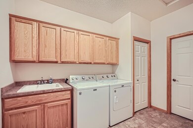15 Laundry Room.jpg