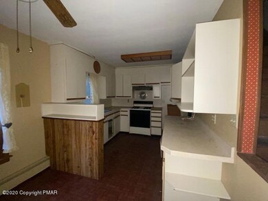 5408 Sengle Ln, Cresco, PA 18326 - photo 3