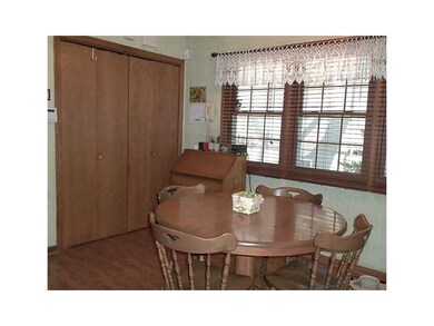 Eat-in Kitchen.
