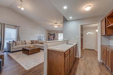 210 Wilshire Dr, Glenn Heights, TX 75154 - photo 6