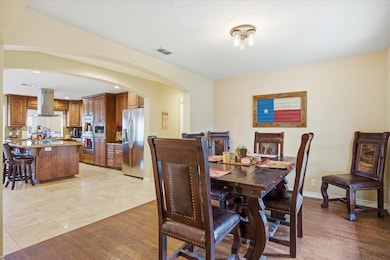 502 Tahiti Dr, Granbury, TX 76048 - photo 7