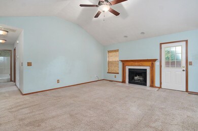 6-web-or-mls-907 West Turnberry Blvd-6
