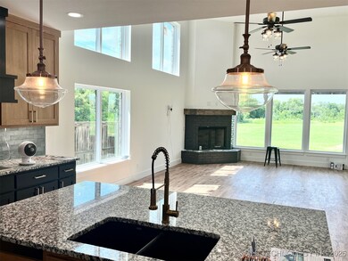 2402 E Northampton St, Broken Arrow, OK 74014 - photo 6