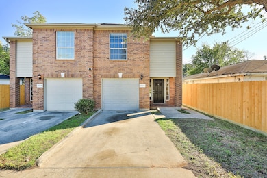 4624 Larkspur St unit B, Houston, TX 77051 - photo 2
