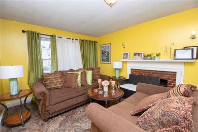 17 Kipling St, Providence, RI 02907 - photo 2