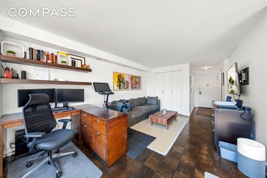330 3rd Ave unit 8D, New York, NY 10010 - photo 3