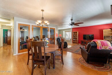 4 Dinning area 43rd-6