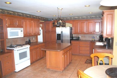 2725 Brenton Dr, Edmond, OK 73012 - photo 4